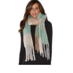 🍁🍃Cozy Checkered Scarf